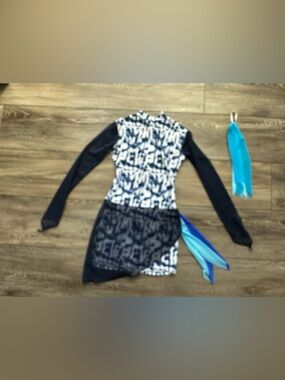 Dance costume/ girls M/ solo/ Acro